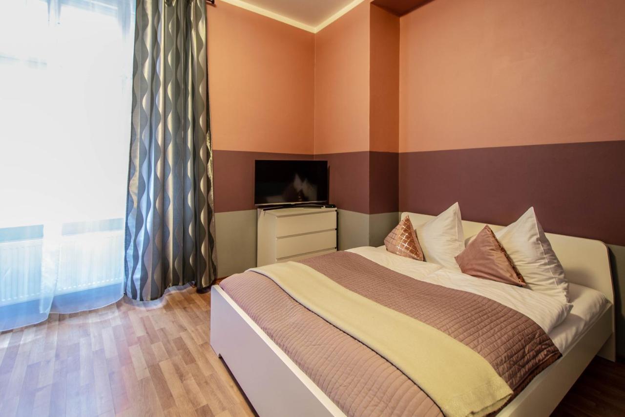 Ruzova Apartment By Ruterra Prag Exterior foto