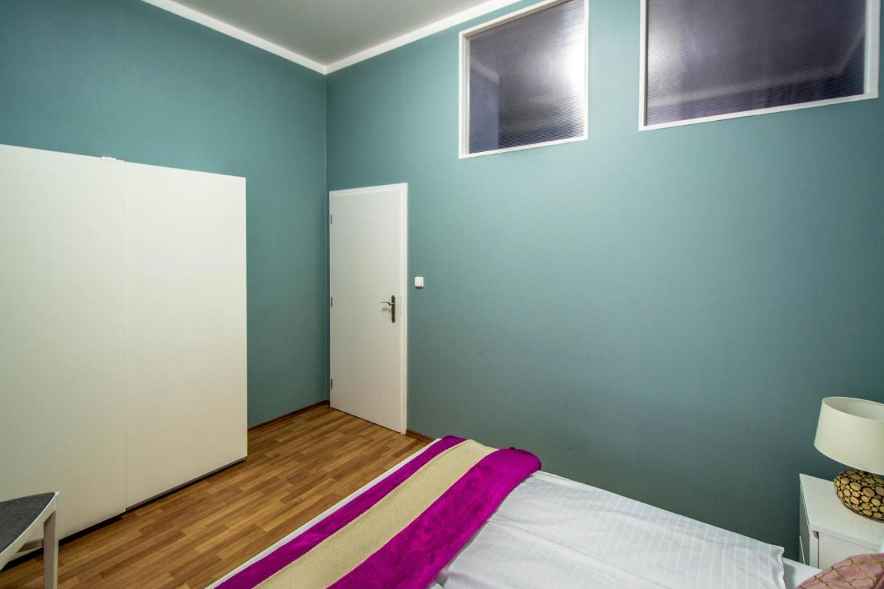 Ruzova Apartment By Ruterra Prag Exterior foto